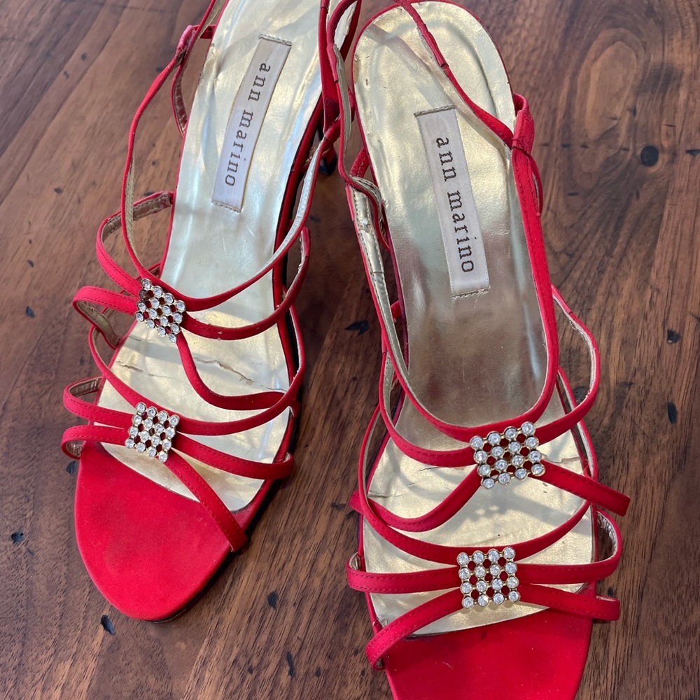 Ann Marino Red Heels size 8